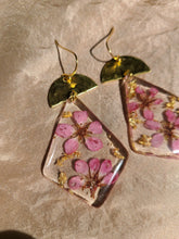 Load image into Gallery viewer, Spring pink flower Dangles, real pressed flower in resin, bohemian statement earring
