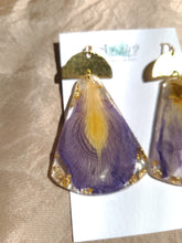 Load image into Gallery viewer, Iris Petal Dangles, real pressed flower in resin, hammered brass

