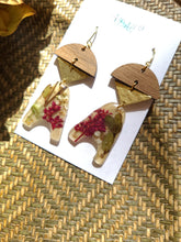 Load image into Gallery viewer, Fall Collection- Dark red amaranthus garden dangles, hammered brass
