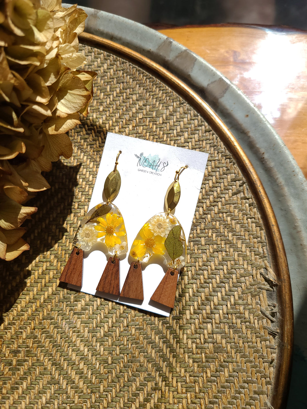 Fall Collection-Yellow Daisy Garden Arch, walnut wood tassel