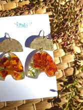 Load image into Gallery viewer, Fall Collection - French Marigold Garden Arch, Hammered brass
