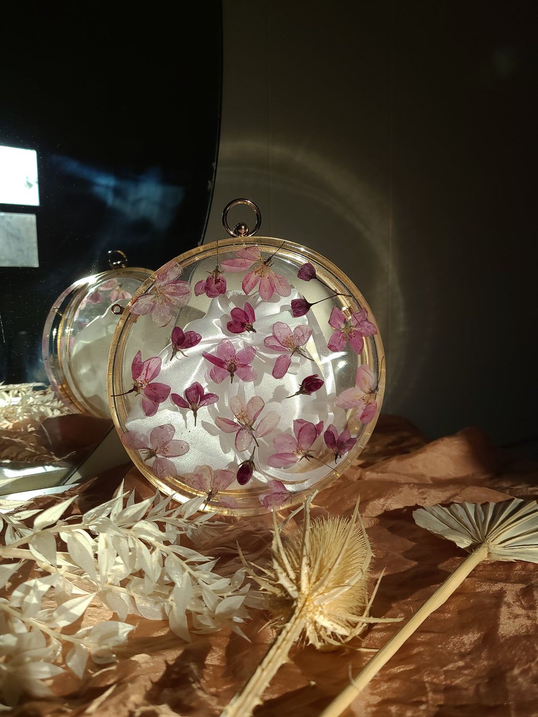 Round Blossom Clutch, resin clutch, removable golden crossbody chain, 7 inches in diameter