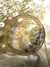 Load image into Gallery viewer, Round Garden Flowers Clutch, resin clutch, removable golden crossbody chain, 7 inches in diameter
