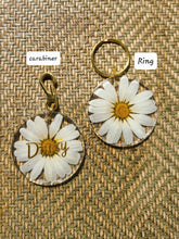 Load image into Gallery viewer, Small Dog Tag- White Daisy, 1.75 inches in diamerer
